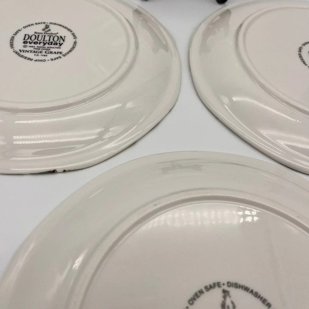 Royal Doulton Everyday Vintage Grape Salad Plates Set of 4 Fruit Fine China 8.25